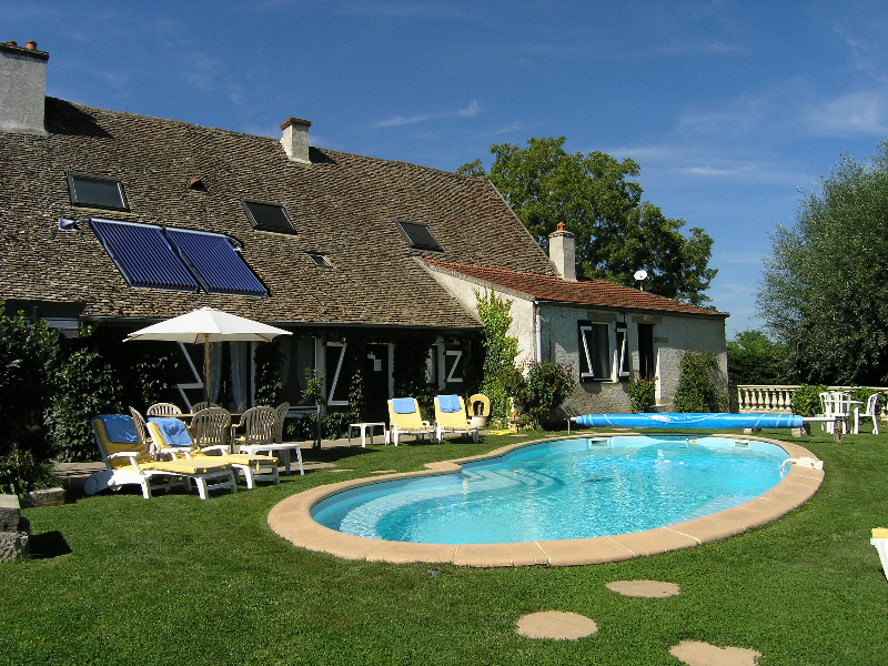 Le chauffe-eau solaire pour la piscine